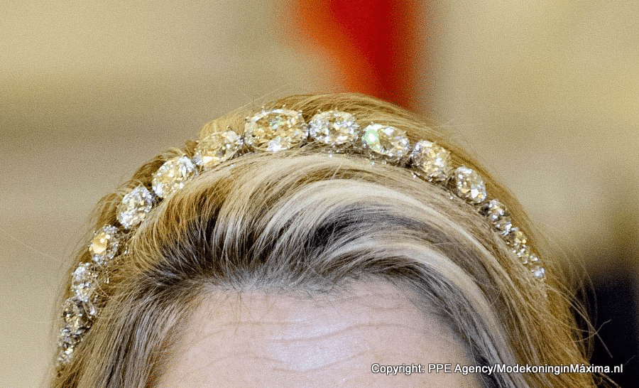 WAUW een onaangekondigd tiara moment voor Máxima en Amalia