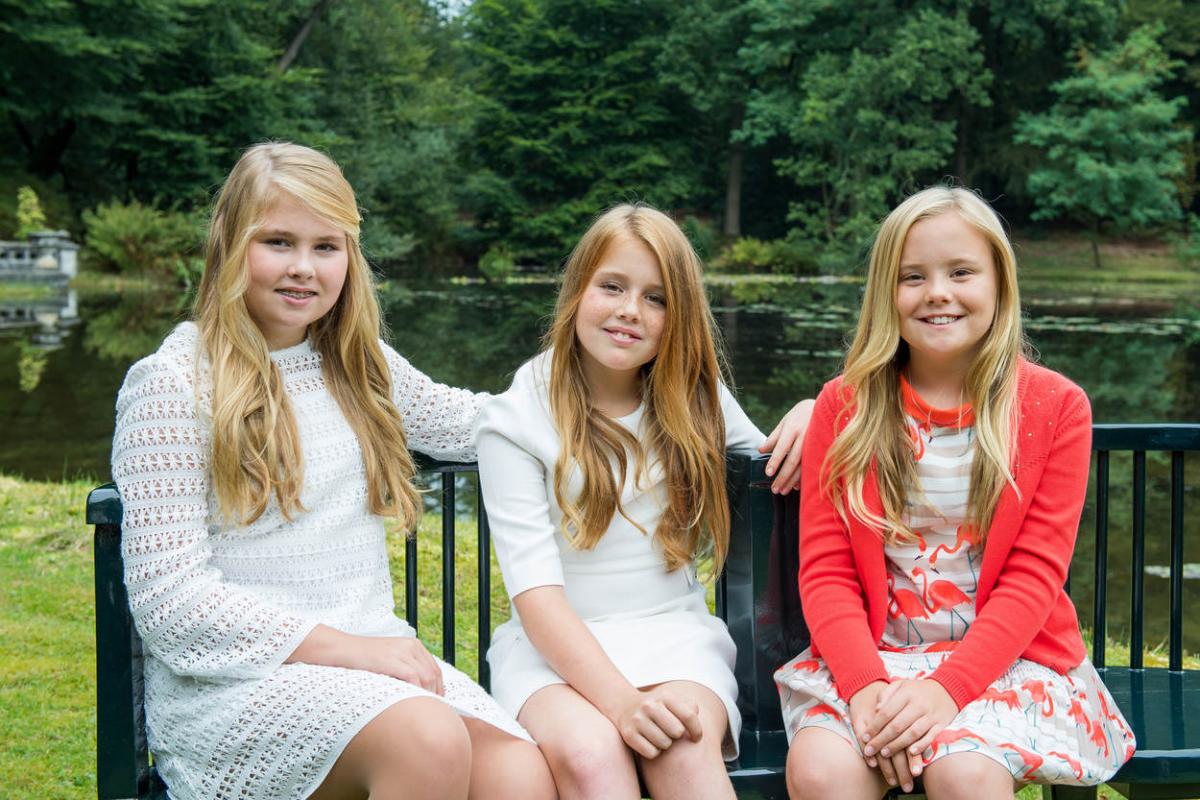 transfusie vergeven textuur Nieuwe portretten Amalia, Alexia en Ariane - Modekoningin Máxima