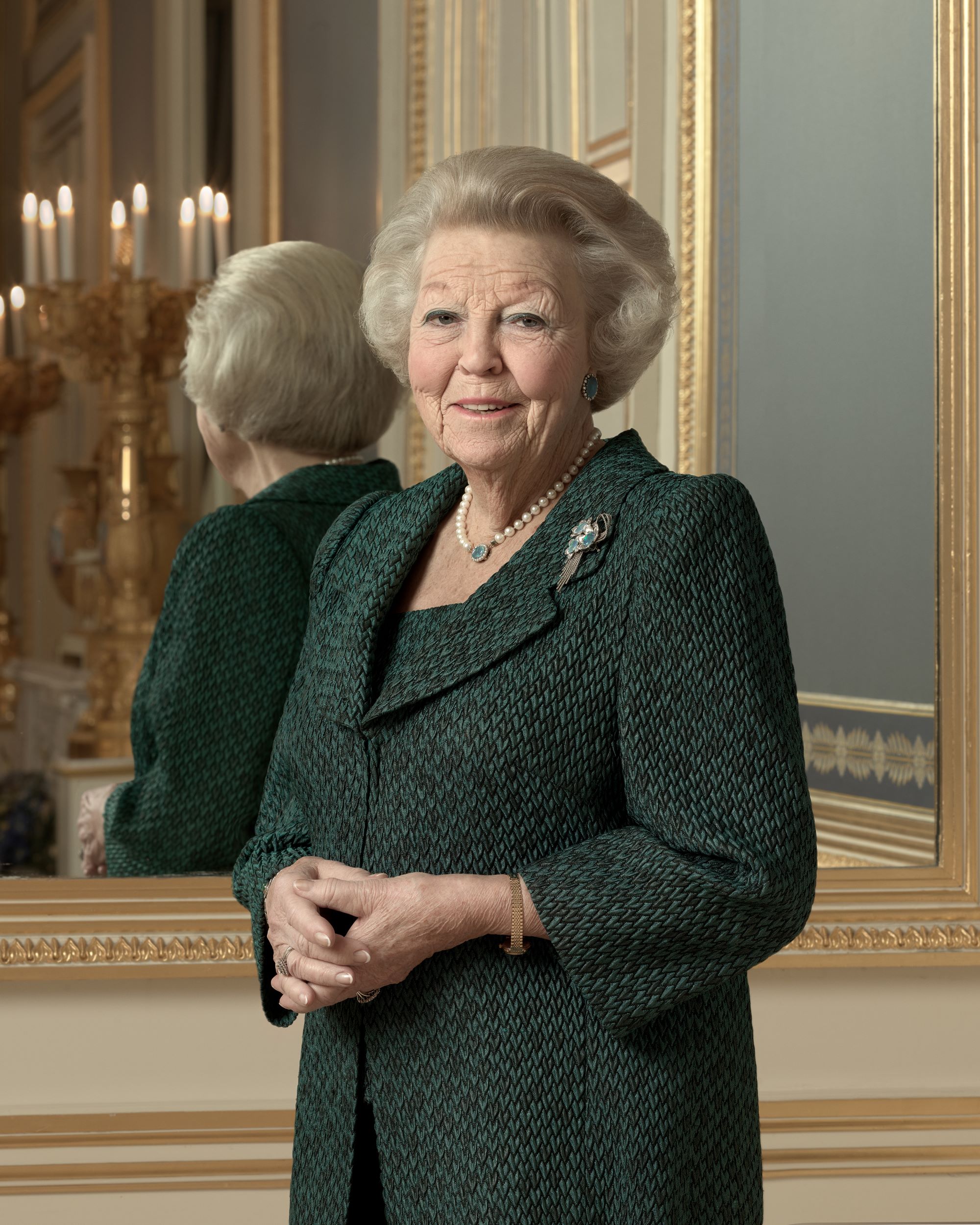 Wauw: Prinses Beatrix Poseert Met Koning En Prinses Amalia ...