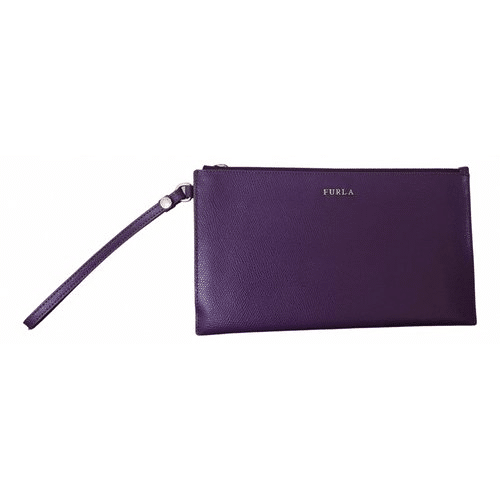 Stijl prinses Viktoria jurk vestje clutch Furla